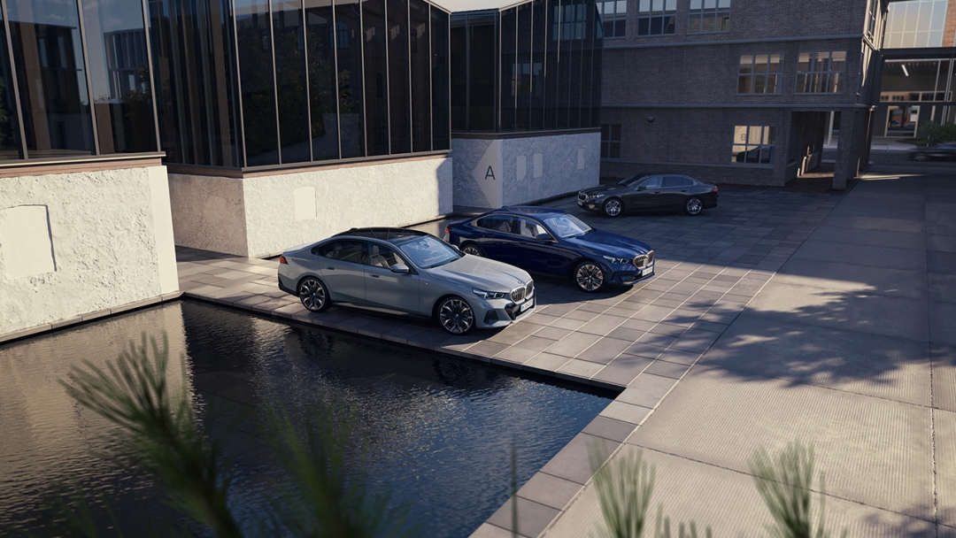 Сіздің BMW тұраққа қоюды өзіне алады.