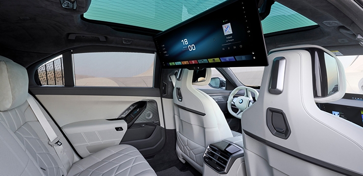 BMW 7 серия, Устраивайтесь поудобнее для премиального кинопросмотра.
